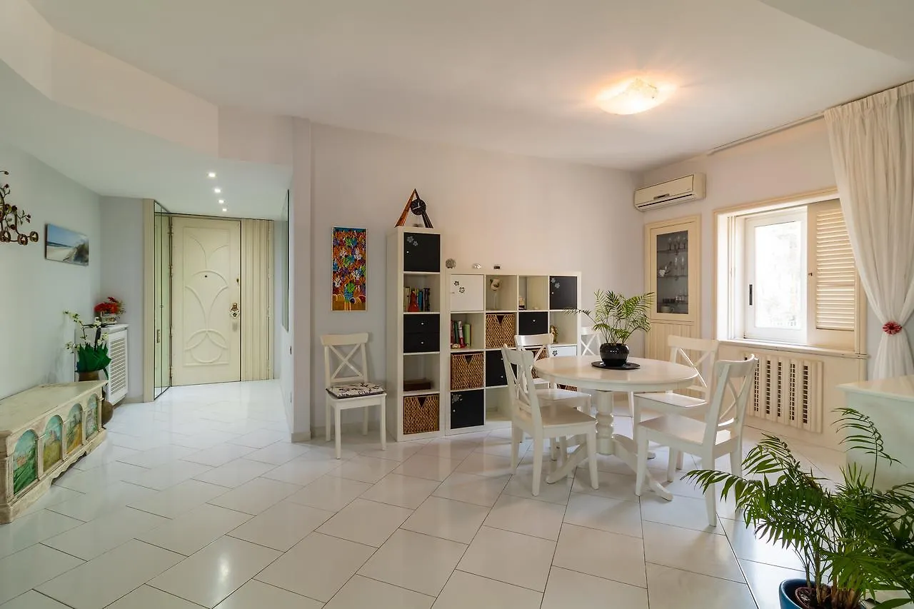 B. Caracciolo II - Bh 91 Apartment Naples Italy